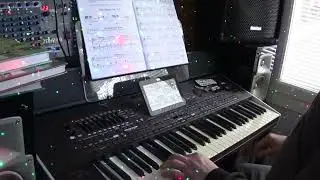 Korg Pa4x Pätkiä & oho eiku nuotit..