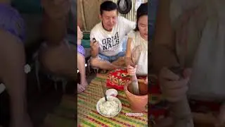 Кислый салат из побегов бамбука от Нонг Саенга