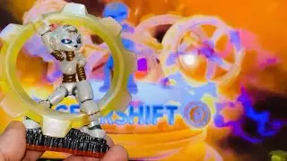 Skylanders Trap Team - Gearshift Figure Tech Element - Red Base - &copy; 2014 - MasterSkylanders