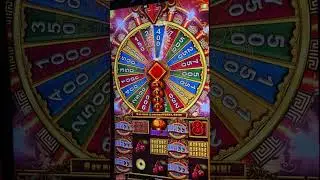 Playing Bonus round #luckyvfamily #slot #luckyfun #casinogame #fun #casino #slots #gaminglife
