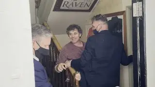 Starmer thrown out of pub