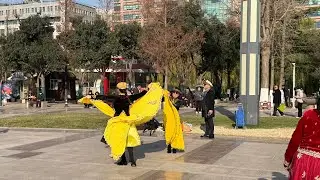Jinan. Dancing in Quancheng Square