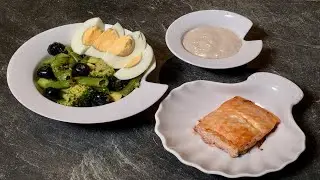 Gegrillter Lachs mit Brain Food Salat und veganer Mayonnaise (Rezept nach 5-Elemente-Ernährung)
