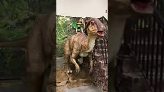 Nervously Riding a Dinosaur at Jurassic Quest! #jurassicquest