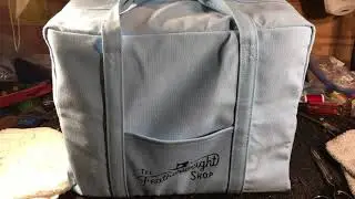 carry case for Singer Featherweight from the Featherweight Shop -Review 2 thumbs up  (video 101)