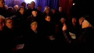 Einbecker Politiker singen Weihnachtslied
