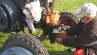 Lanz Bulldog Glühkopf Anheizen Motor Burning Start Engine Fire