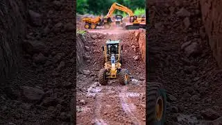 RC Grader Smoothens the Construction Site &ndash; Watch the Precision Work!