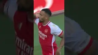 Gabriel Jesus scores on the break against Manchester United!