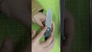 面具男说刀  第九区硬汉