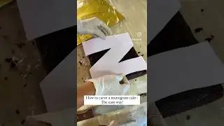 Carve monogram cake #baking #cake #howto #monogramcake #alphabetcake #lettercake  #satisfyingvideo