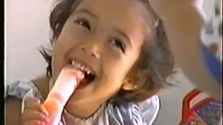 Comiendo hellados palitos