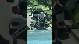 How many Dads to collapse a Stroller! 🤣 #baby #mom #stroller #dad #cutebaby