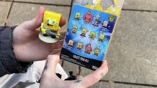 Mystery Mini Spongebob hat sich die Hose zerrissen