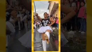 Hermosura de Porrista!!😍      #bastoneras #cachiporristas #baile #desfile #banda #destacar #sv