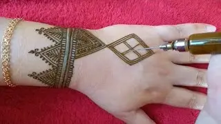 نقش#حناء#مغربي The traditional Moroccan henna inscriptio