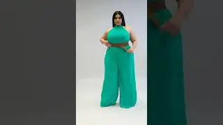 Glamorous 💋💖 models lifestyle curvy woman 👩 in yummy jumpsuit. plus size women beauty fashion.