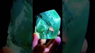 This hmalayan green phantom quart&rsquo;s inner scene is pure magic! #RawCrystal #NatureIsAmazing