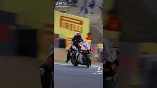 Race bike on the limits😮&zwj;💨 late on the brakes!