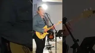 Champus &ndash; In meinem Garten | Live in Mannheim (Singer-Songwriter 2025) in Hochformat