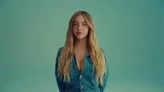 American Eagle commercial Sydney Sweeney Has Great Jeans Cleavage