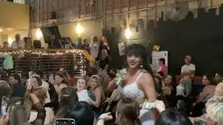 Como La Flor - Honey Andrews