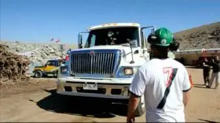 Families outside as Chile's trapper miners start long wait