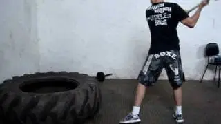Variação de exercícios com pneu de trator