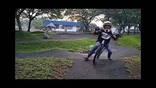 BMX TRACK DAY PART III crash dan helm pecah #BmxCross #BmxRace #BmxIndonesia #BmxSuroboyo #BmxNotDie