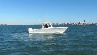 2024 Pursuit S 288 in water 360 degree turning video