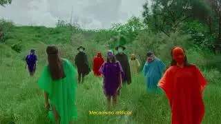 Estramb&oacute;tico (Lyric Video)