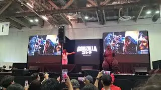 🔥 ГОДЗИЛЛА ПОКОРЯЕТ SGCC 2025! Полное шоу на сцене и экскурсия по магазину Godzilla (прямой эфир ...