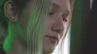 Mikayıl M&uuml;şfiq-Rəssam, sevgilimin rəsmini gəl &ccedil;ək (səs Xəzər S&uuml;leymanlı)