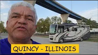 RODANDO POR ILLINOIS CHEGAMOS NA CIDADE QUINCY BONITA E TAVA TENDO ENCONTRO VEICULOS ANTIGOS