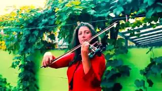 Violinna Violinist Amsterdam - improvisation on looper & 5 Strings Violin