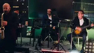 Saxofon la primirea invitaților - 0731323599 Band Evenimente | Trupa Nuntă. Caffe concert Saxofon. 