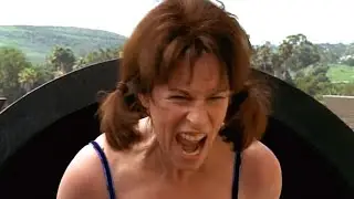 Lois gets pushed down the slide at the water park (HQ) | S1 E16 - Malcolm In The Middle