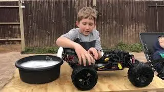 How to clean an RC Car