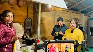 Lo que hacemos en nuestras noches de lluvia  ,mientras ponemos a cocer algo rico