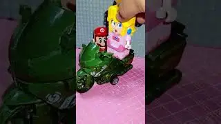 Принцесса Пич из Лего пыталась прокатиться на мотоцикле перед Марио из Лего #asmr #lego #toys #viral