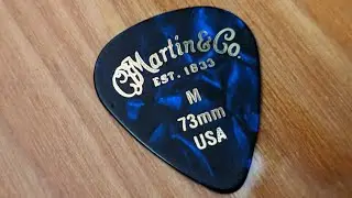 C. F. Martin & Co. Pearloid Medium gauge guitar pick review
