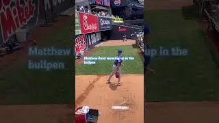 Matthew Boyd warming up in the bullpen#cubs#yankees#bullpen#sidelinefans#lefthandedpitcher#baseball