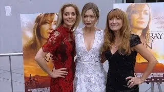 Jane Seymour, Annabelle Stephenson, Christina Moore 
