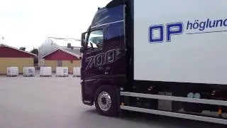 Volvo FH16 700 Idle and drives off