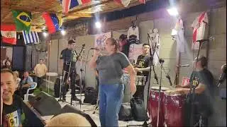 Callej&oacute;n🎵 Heyni Cuenca🎙 con LA CHOLA CADERONA🎹 en la 🎵RUMBA PICANTE🌶