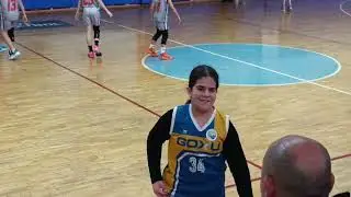 İzmir GOXU U12 kızlar basketbol takımı maç devam ediyor