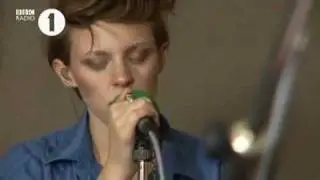 La Roux - Bulletproof , Live