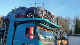 Быстрая погрузка Hyundai Tucson 1.6 GDi Comfort на автовоз.
