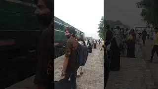 Fareed Express 37UP at Haveli Lakha🇵🇰🔥 #pakrailway #fareedexpress #shorts