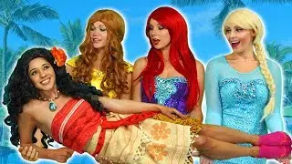 MOANA SAVED by DISNEY PRINCESSES (She was LOCKED UP!) With Maui, Ariel, Elsa, Anna, Rapunzel & Belle